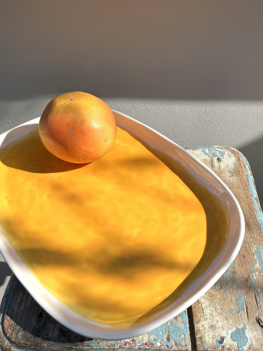 Large yellow rimmed dish Colors