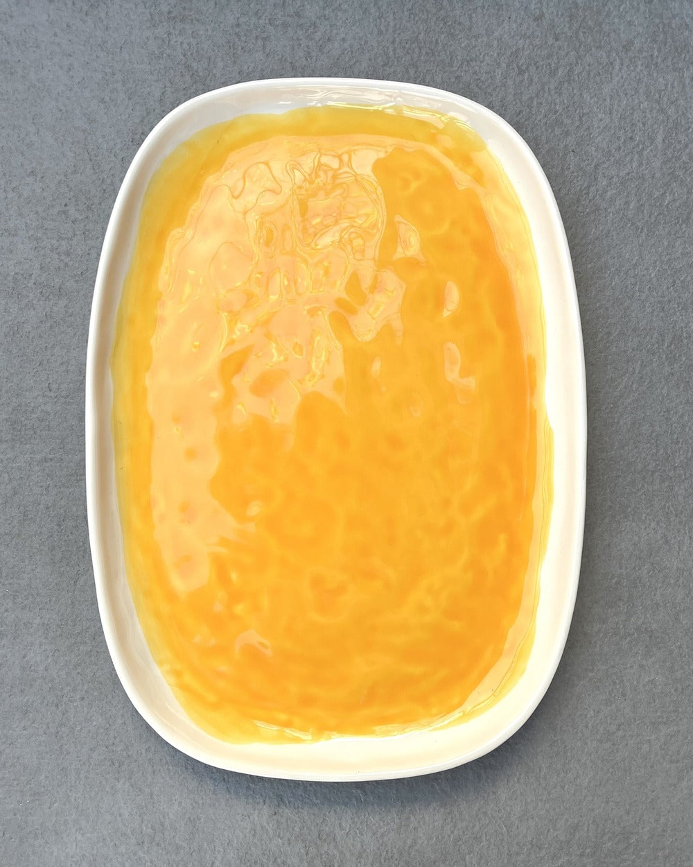 Large yellow rimmed dish Colors