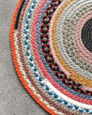 40cm round textile placemat with patchwork pattern