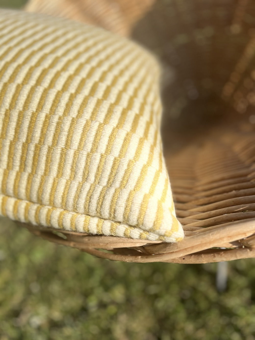 Housse de coussin en laine Mira jaune n°2