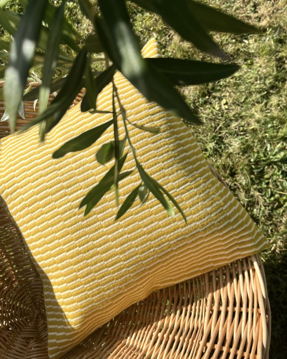 Housse de coussin en laine Mira jaune (Copie)