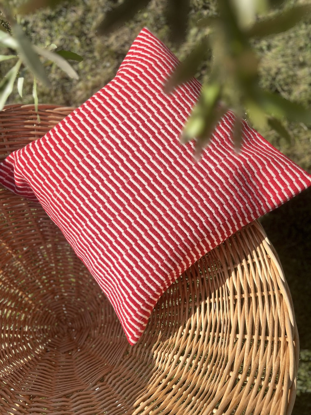 Housse de coussin en laine Mira rouge