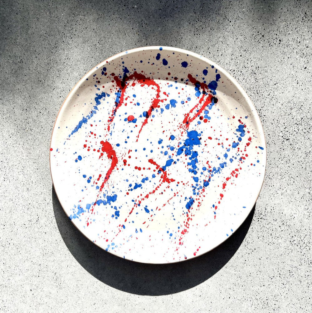 Grande assiette Salpicado rouge et bleu