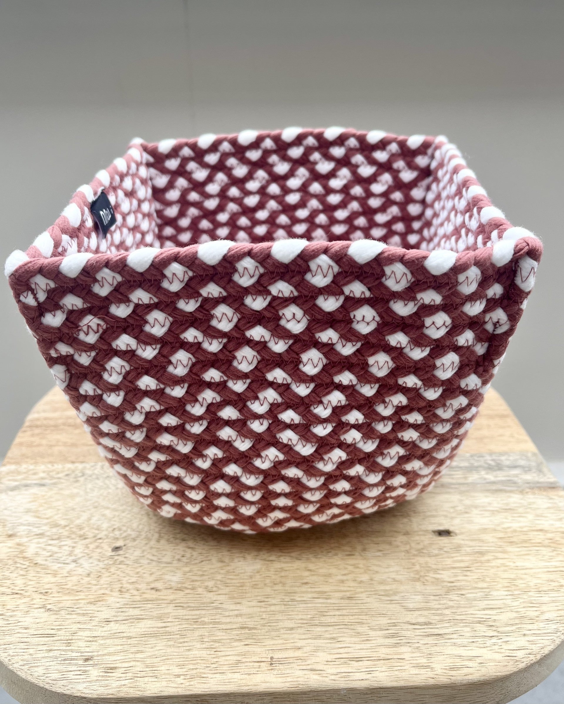 Panier carré haut terracotta et blanc