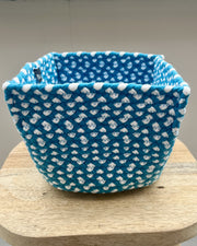 Panier carré haut turquoise et blanc