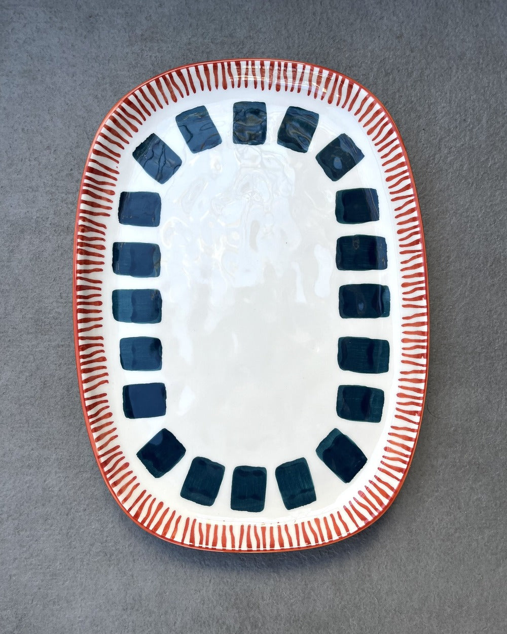 Grand plat à rebord Tibu