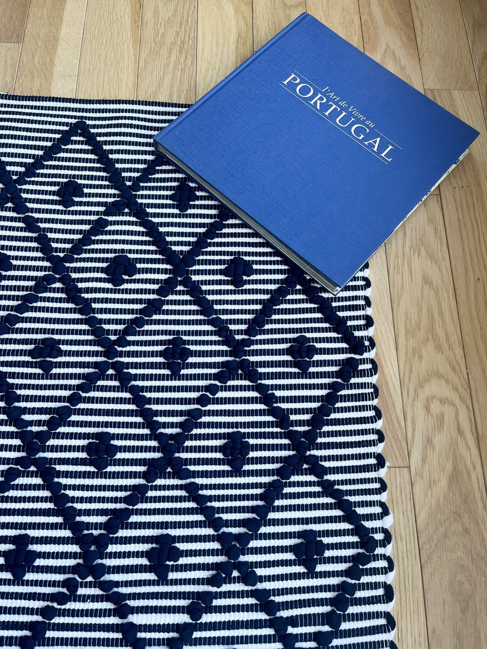 Tapis Amelia marine et blanc (50 x 100)