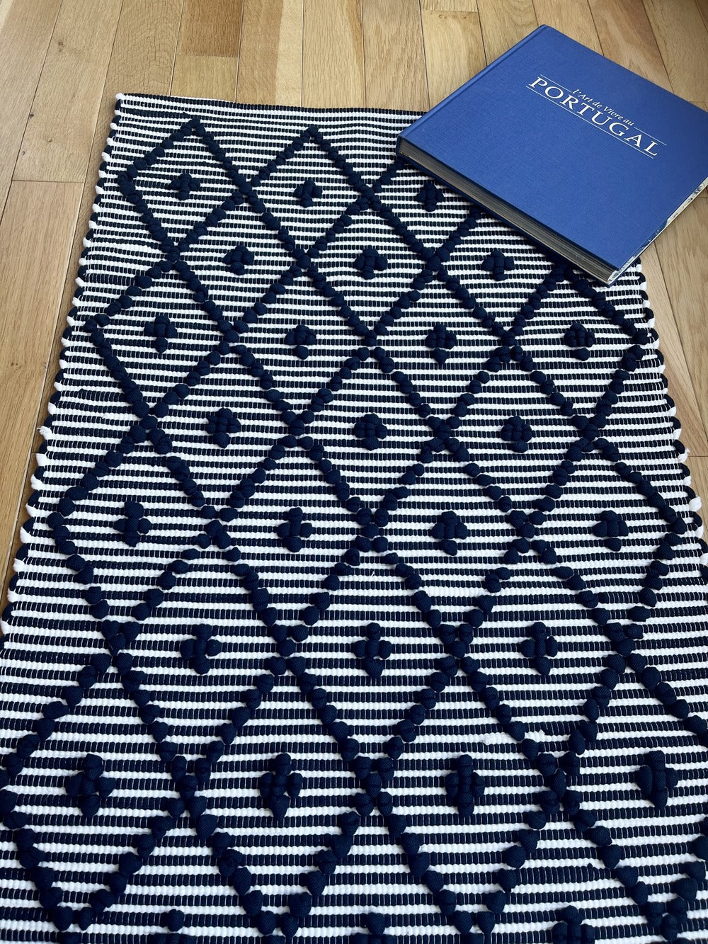 Tapis Amelia marine et blanc (50 x 100)