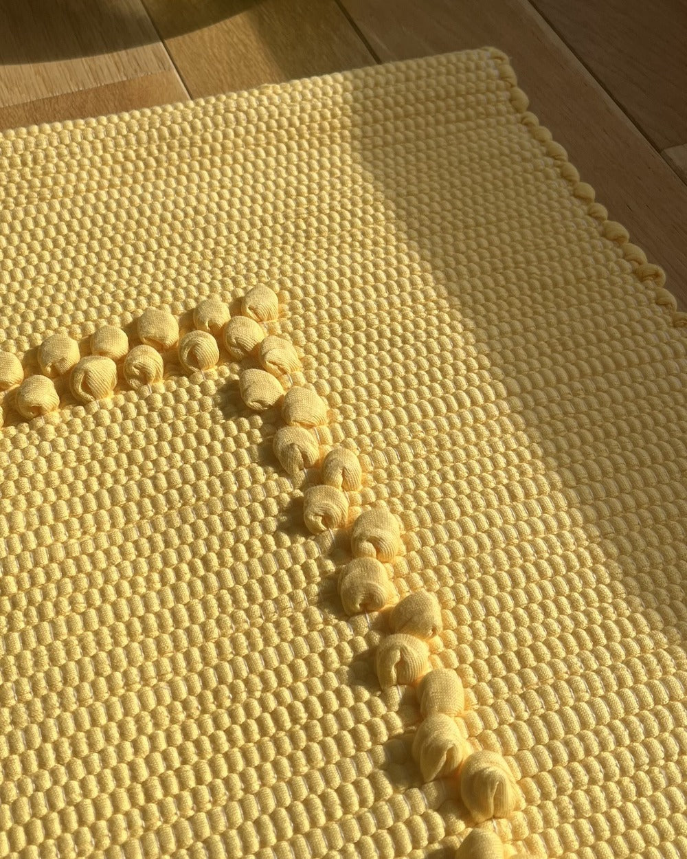 Tapis jaune 50 x 50